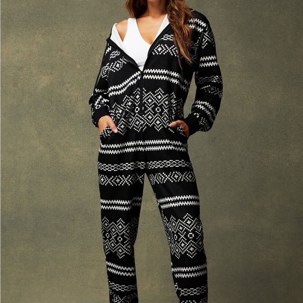 Fabletics Black and White Geometric Jumpsuit Size Small